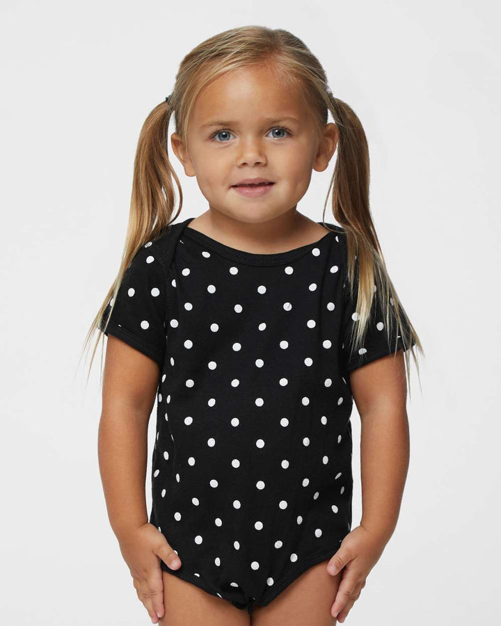 Black/White Dot - Model Front 